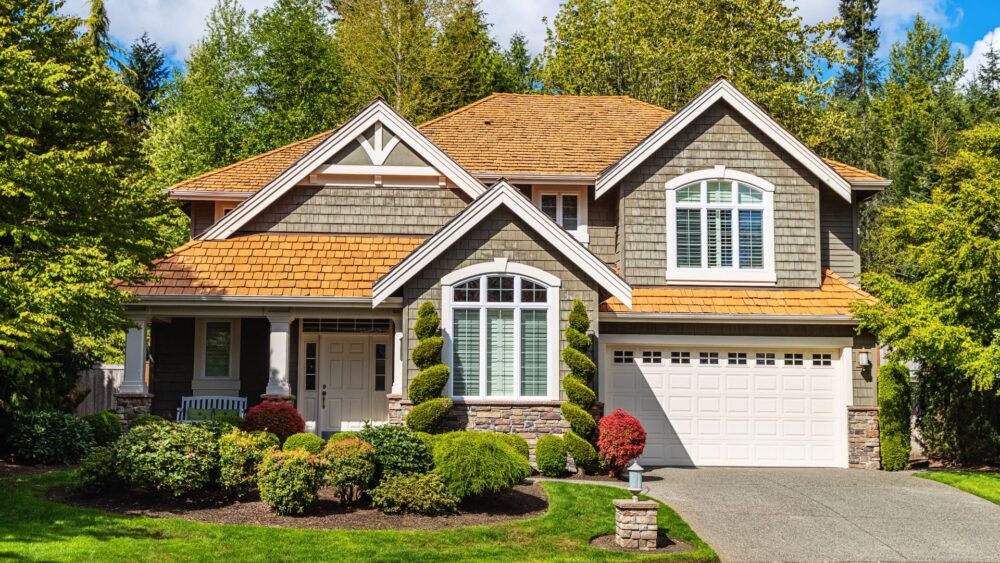 Maximizing Curb Appeal with Your New Roof