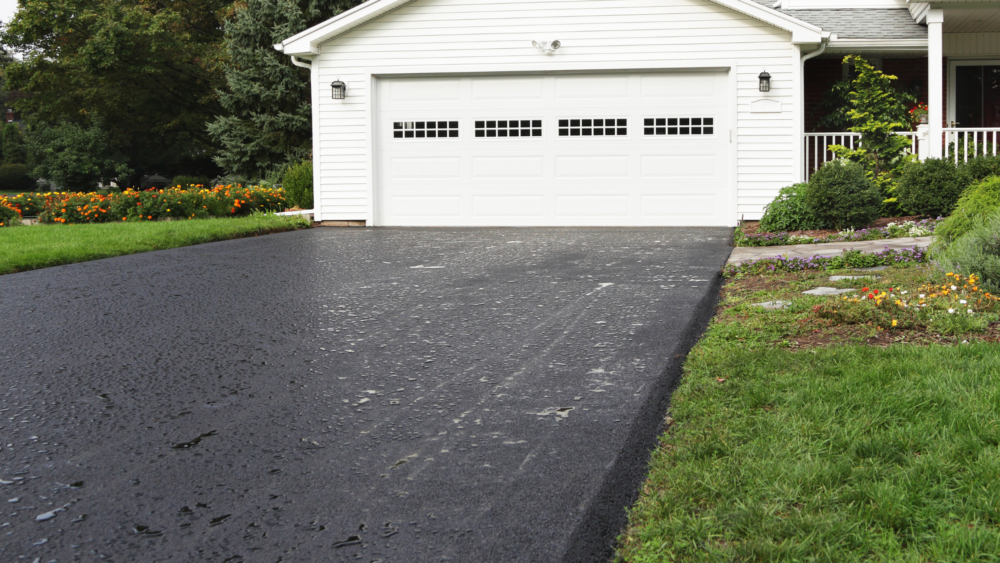 Driveway Maintenance: Repairing Cracks and Sealcoating